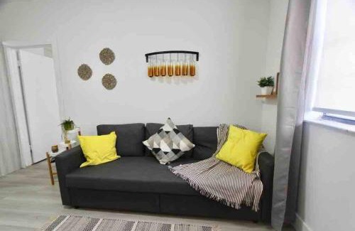 Mid Beach Apartment | MODERN AND COZY apartment steps from the beach