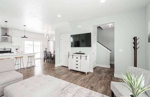 Pocatello House | Modern and cozy family home with 3 bedrooms