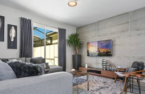 Davenport House | Modern and cozy villa with oasis resort
