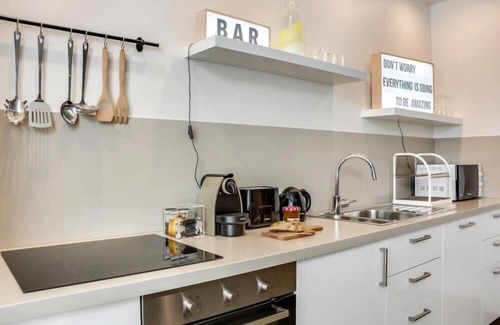 Quartier Sainte-Avoye Apartment | Modern and eclectic 3BD duplex in Le Marais!