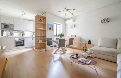 Recoletos Apartment | Modern and elegant apartment in Barrio de Salamanca
