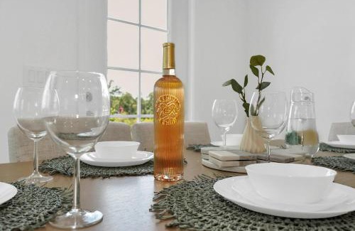 Davenport Apartment | Modern and Luxurious Home Near Orlando Parks