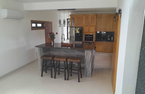Munoz Villa | modern and minimalist villa - 5 minutes from the beach!