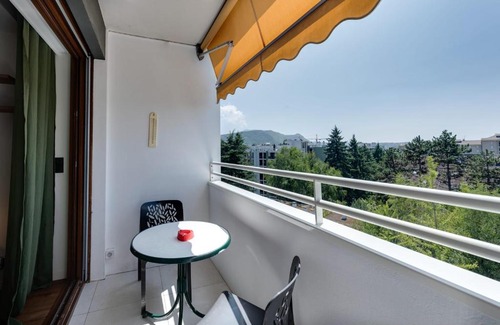 Annecy Apartment | Modern and new apartment in the quiet area of Parmelan