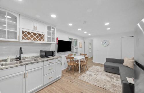 Bakerstown Apartment | Modern and Quiet One Bedroom Apartment in Gibsonia, Pittsburgh, Unit 2