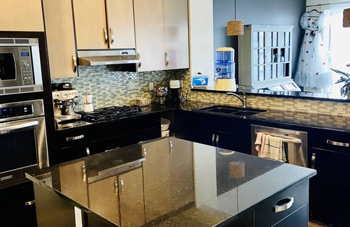 Cochrane House | Modern and spacious family home close to Calgary and the mountains.
