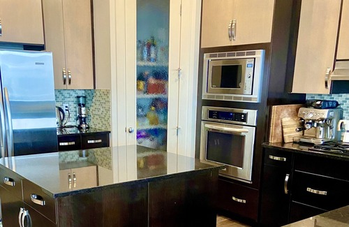 Cochrane House | Modern and spacious family home close to Calgary and the mountains.