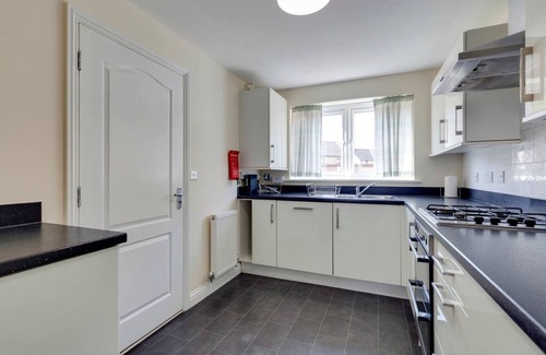 Cambridge House | Modern and Spacious Townhouse with Free Parking | Pass the Keys