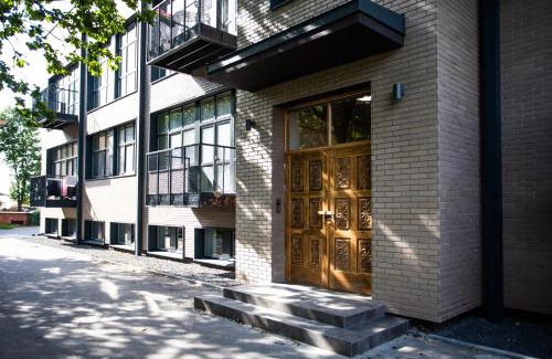 Kaunas Apartment | Modern and spacious loft type apartment 8 with free private parking by "Owl Jazz Apartments"