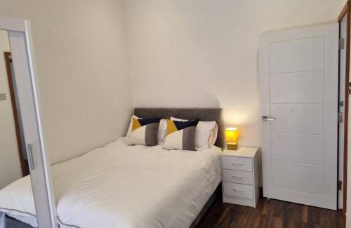 Ipswich Apartment | Modern and spacious two bedroom apartment