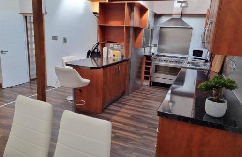 Ipswich Apartment | Modern and spacious two bedroom apartment