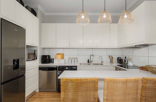 Green Point Apartment | Modern and Spacious Apartment | Balcony | Pool
