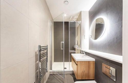 East Grinstead Apartment | Modern and Stylish 1 Bed Apartment in East Grinstead