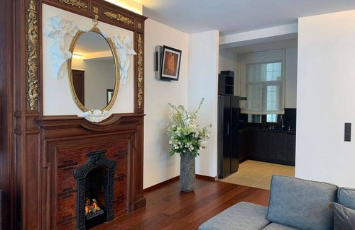 Antwerp Apartment | Modern and Stylish! Luxury apartment in the center of Antwerp. Private parking and fully serviced.