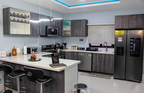 Ocho Rios House | Modern and stylish place, very spacious and a unique creation all in its own. n