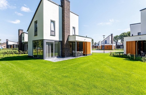 Roggel Villa | Modern and stylish villa in Limburg