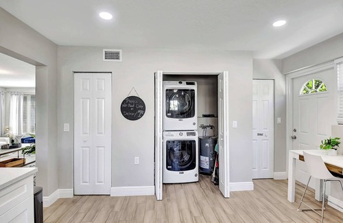 Delray Beach House | Modern and Updated Delray Beach Escape Sleeps 10!