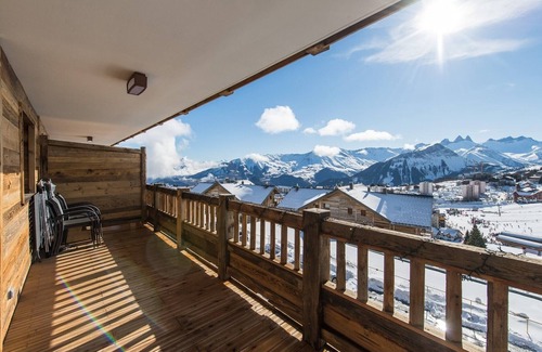 La Toussuire Apartment | Modern and warm apartment on the slopes, up to 6 guests