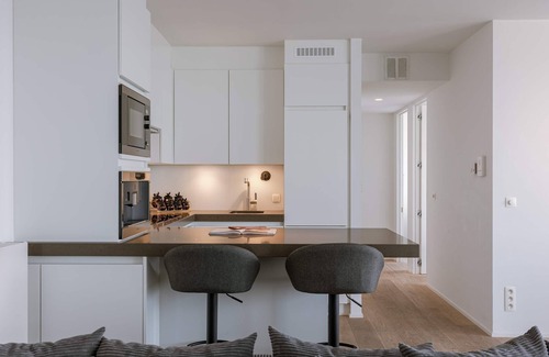 De Kaaien Apartment | Modern Antwerp Apartment With City Views 2 Bedrooms