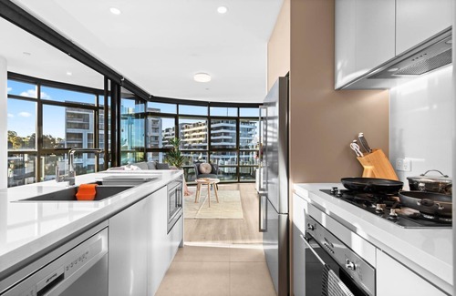 Sydney Olympic Park Apartment | Modern Apartment with Piano – Sleeps 5, Olympic Park