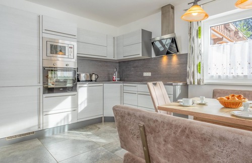 Grundau Apartment | Modern apartement, only 450m to the ski lift