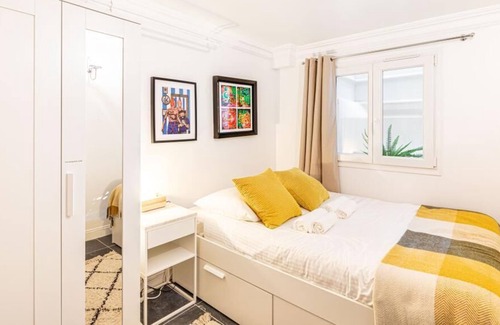 Meudon Apartment | Modern Apartement with Garden and TV Salon, 15' to Eiffel