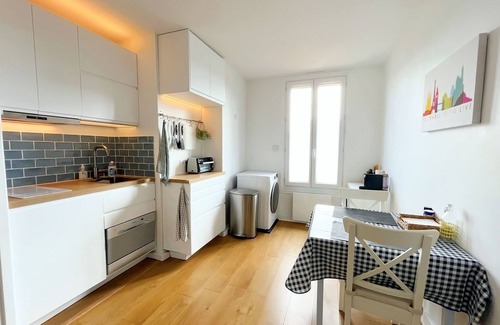 Vitry-sur-Seine Apartment | Modern Apartment Very Close to Paris - Cozy & Fast Wifi - 10 min to Metro
