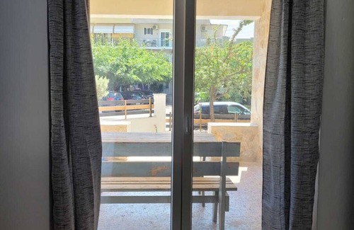 Chrisi Ammoudia Apartment | Modern apartment right on the beach