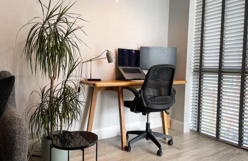Islandbridge Apartment | Modern apartment 10min from City Center with parking