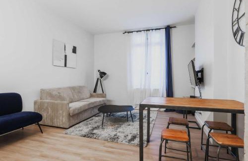 Quartier Saint-Ambroise Apartment | Modern Apartment 1BR- 4P Le Marais Quarter