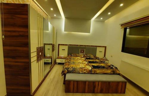 Amman Apartment | Modern Apartment, 3-Bedroom, Guest Room, 3-Bathrooms, with AC in the Heart of Amman