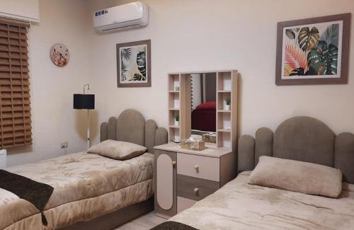 Amman Apartment | Modern Apartment, 3-Bedroom, Guest Room, 3-Bathrooms, with AC in the Heart of Amman
