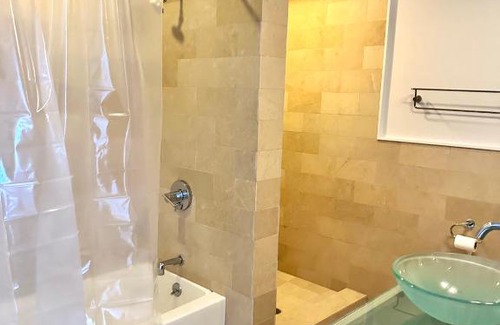 Gravesend House | Modern Apartment 3 minutes to train station