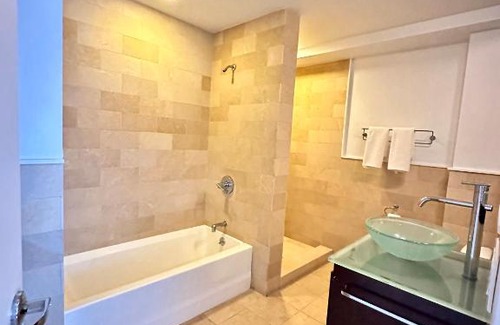 Gravesend House | Modern Apartment 3 minutes to train station