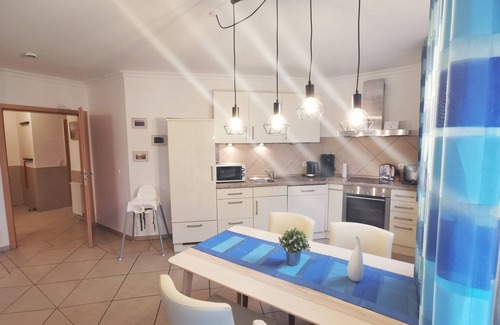 Horumersiel Condo | Modern apartment 70 sqm garden, design bathroom, near the beach, free WiFi