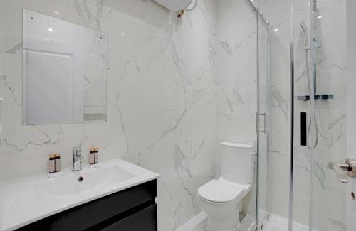 12th Arrondissement Apartment | Modern Apartment -Accor Arena Bercy 1BR-4P