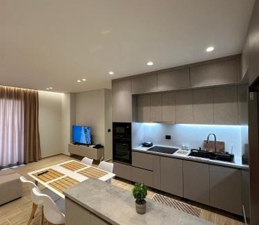 Kodrra Apartment | Modern Apartment by Klaudia