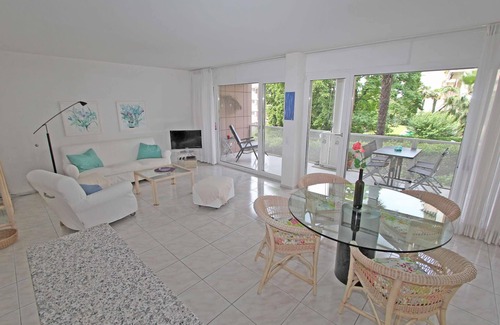 Muralto Apartment | Modern apartment in a spacious apartment building in a central location