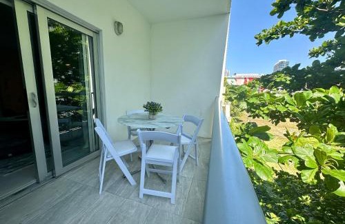 Midtown Apartment | Modern apartment in Edgewater