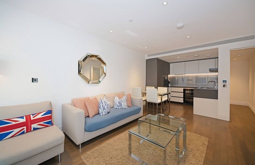 Nine Elms Apartment | Modern apartment in fantastic Central London