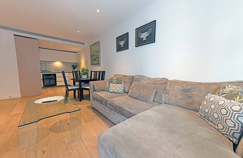 Nine Elms Apartment | Modern apartment in fantastic Central London