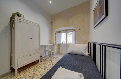Senglea Apartment | Modern Apartment in Isla