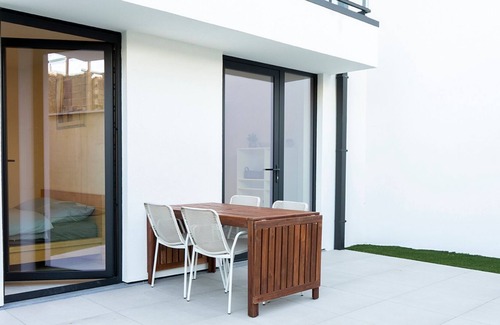 Lanaken Apartment | Modern apartment in Lanaken with garden