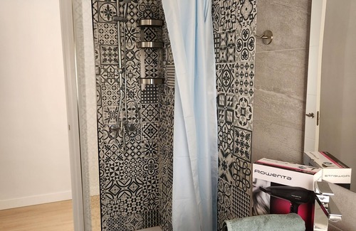 Leon Apartment | Modern Apartment in León- 5 min from Train station