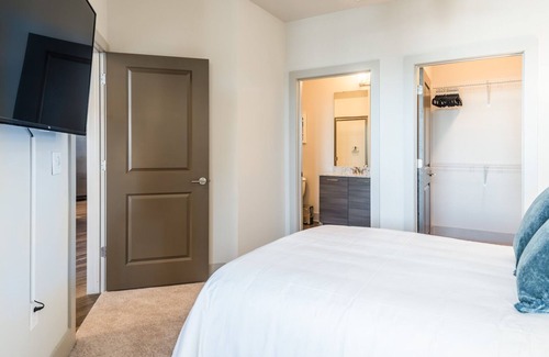 Plaza Midwood Apartment | Modern Apartment in Prime Location (ID8181X74)