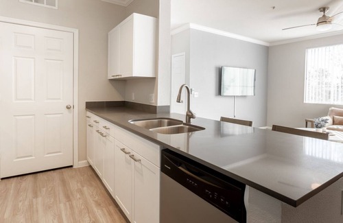 Tramonto Apartment | Modern Apartment in Prime Location (ID4281)