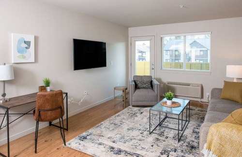 Vancouver Apartment | Modern Apartment in Prime Location (ID4523)
