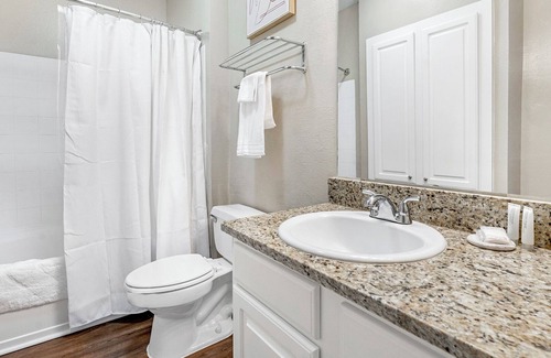 Germantown Apartment | Modern Apartment in Prime Location (ID6837X52)