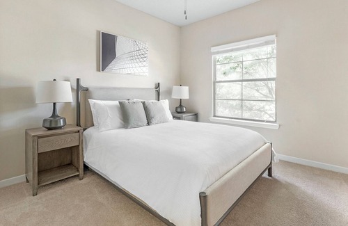 Germantown Apartment | Modern Apartment in Prime Location (ID6837X52)