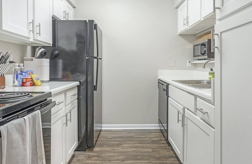 Northwest Raleigh Apartment | Modern Apartment in Prime Location (ID1187X140)
